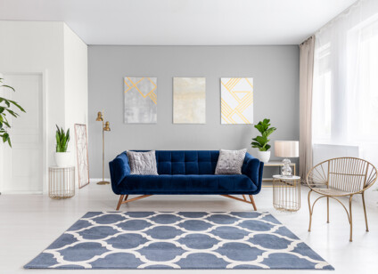 218786674-salon-z-granatowa-sofa-remont-mieszkania-C30-C71