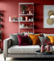571313106-bordowa-sciana-w-salonie-KL34