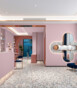 310526533-rozowe-sciany-w-salonie-kosmetycznym-KL33