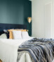 243097495-sypialnia-w-apartamencie-modern-classic-C73-C77
