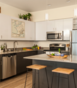 nowoczesna-kuchnia-mokry-marmur-sciany-b7