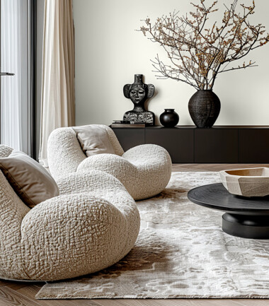 1027961364-salon-z-duzymi-pufami-i-czarnymi-dodatkami-C62