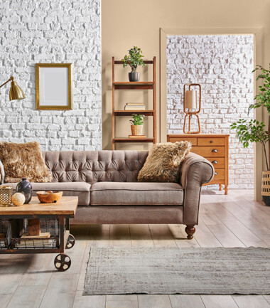 448557729-salon-z-cegla-na-scianie-C5