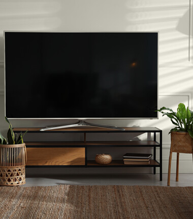 462185406-biala-sciana-za-tv-C1