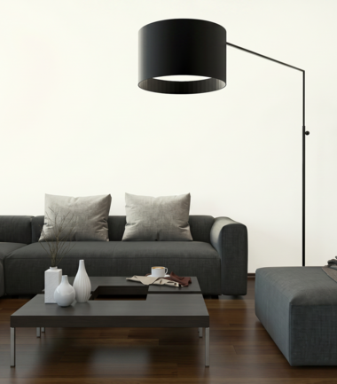 Salon z dużą sofą w kształcie litery L i ścianą w kolorze białego diamentu C1
