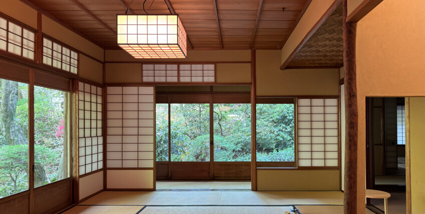 827353893-tradycyjne-japonskie-wnetrze