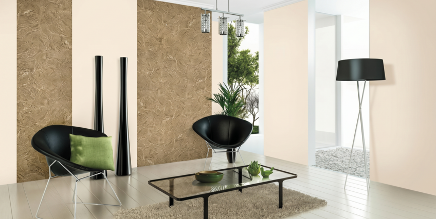 Salon &ndash; wnętrze z pomalowaną ścianą w kolorze S0505-Y60R