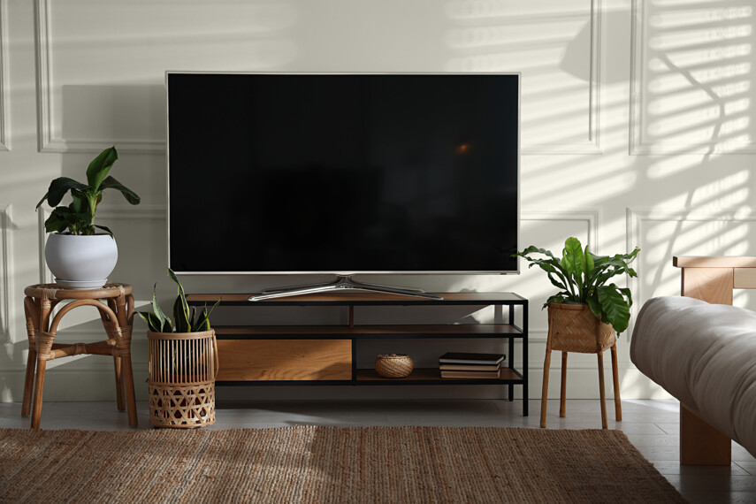 462185406-biala-sciana-za-tv-C1